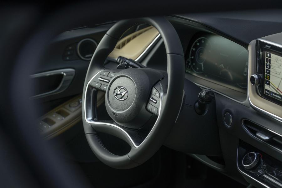 Детали интерьера Hyundai Sonata 2019 года  (NA) (фото 27 из 42)